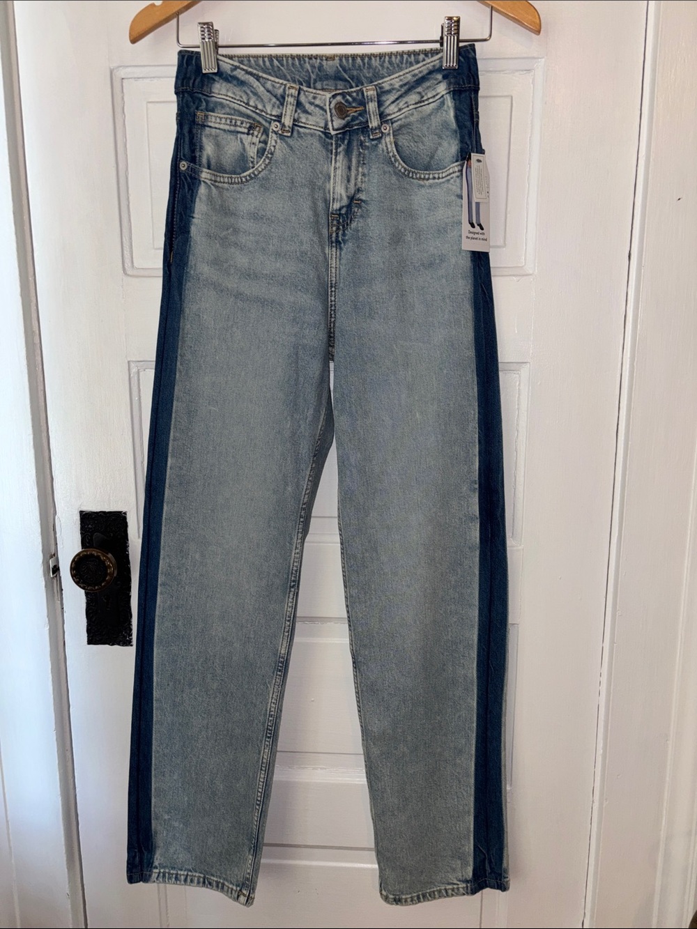 TIME AND TRU HIGH RISE RELAXED STRAIGHT JEANS
